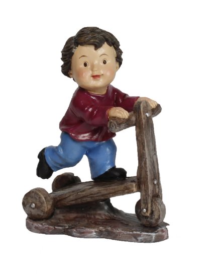 NIÑO CON PATINETE RESINA MODERNA 9CMS
